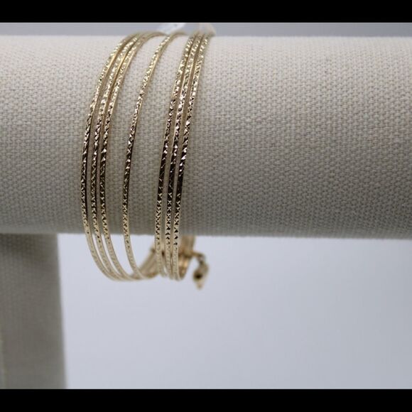 14K Gold Slip-on Set of 7 Textured Bangles - Picture 11 of 12